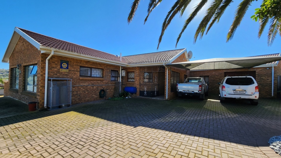 4 Bedroom Property for Sale in Bayview Western Cape